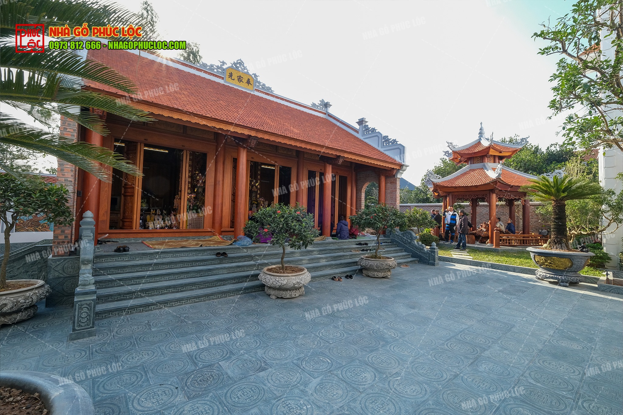 Nhà gỗ 3 gian gỗ gõ đỏ kết hợp sân vườn ao chòi
